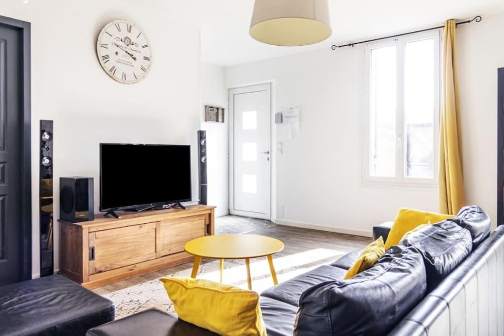 Maison Familiale En Pierre A 10 Min De Bordeaux Bassens  Eksteriør billede