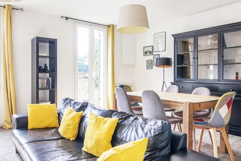 Maison Familiale En Pierre A 10 Min De Bordeaux Bassens  Eksteriør billede